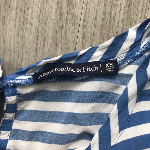 Horizontal Stripe Button-up Back - Picture 3 of 3